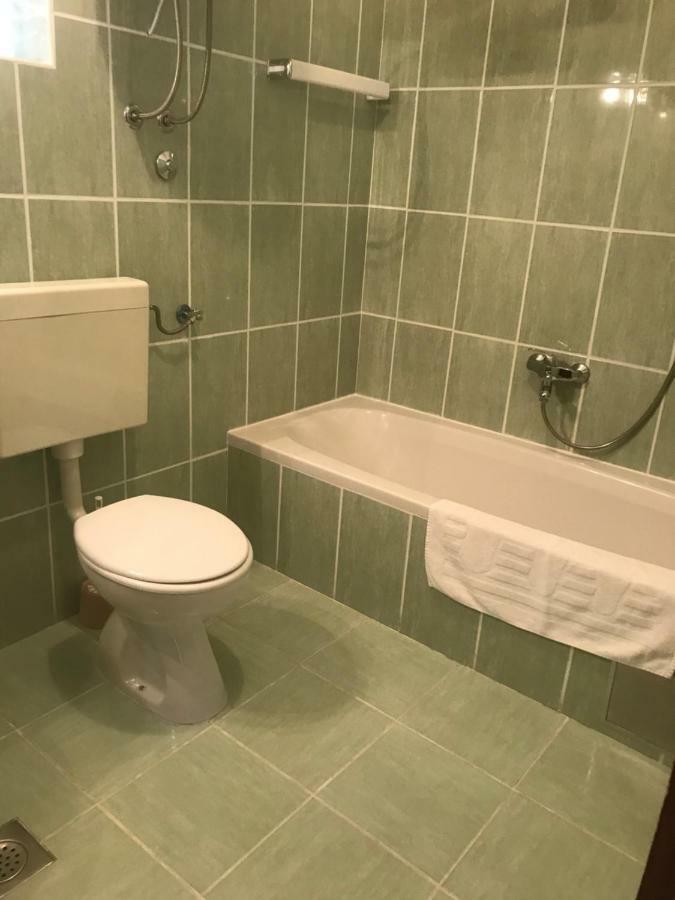 Apartment Pulic Rab Town Extérieur photo